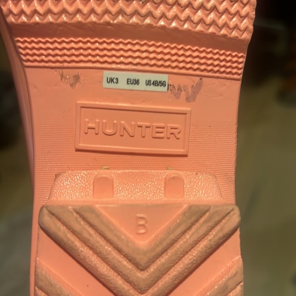 Hunter boots, Girls szUS 4B/5G peach/pink in color - Picture 6 of 6